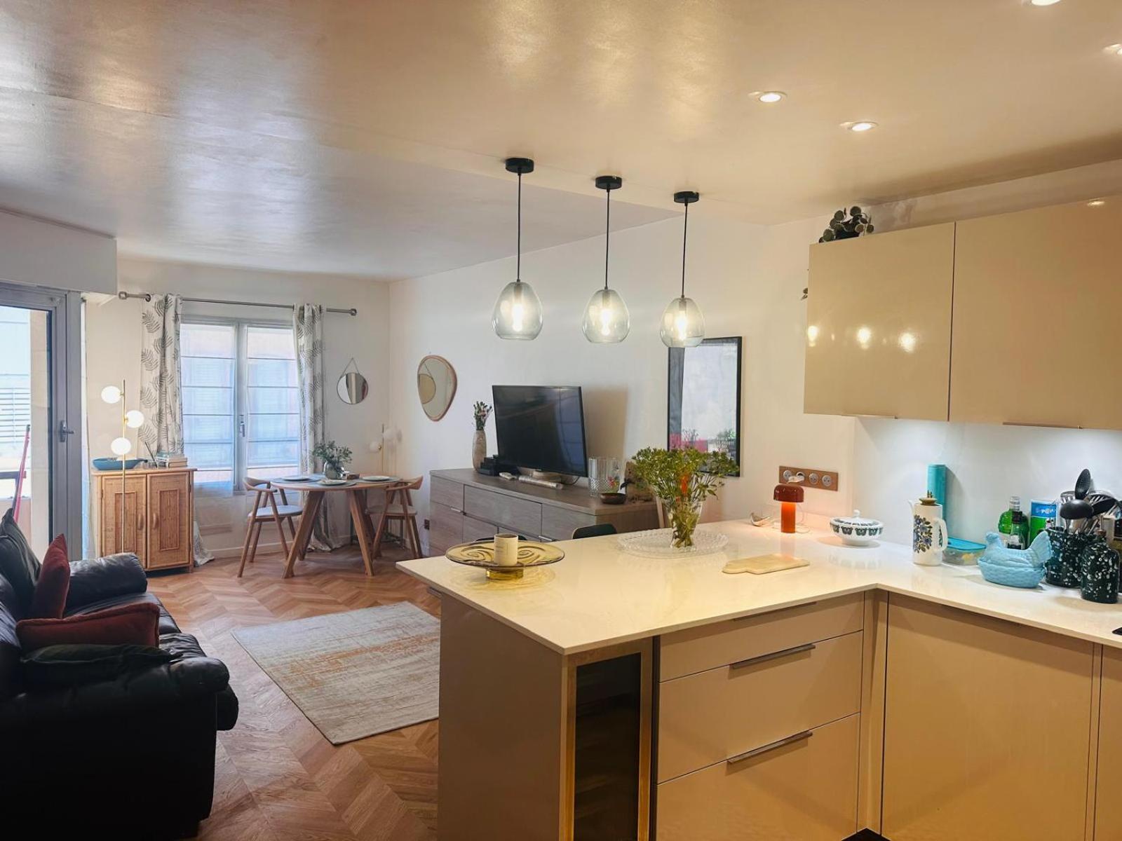 Lovely One Bedroom With Balcony & Wifi Just Minutes Walk From Palais And Beaches 109 Appartement *